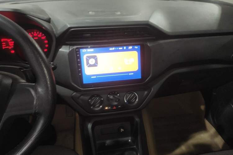 Used Wuling Hongguang 2019 1.5L S Basic Version China VI Standard LAR Audio And AC Panel