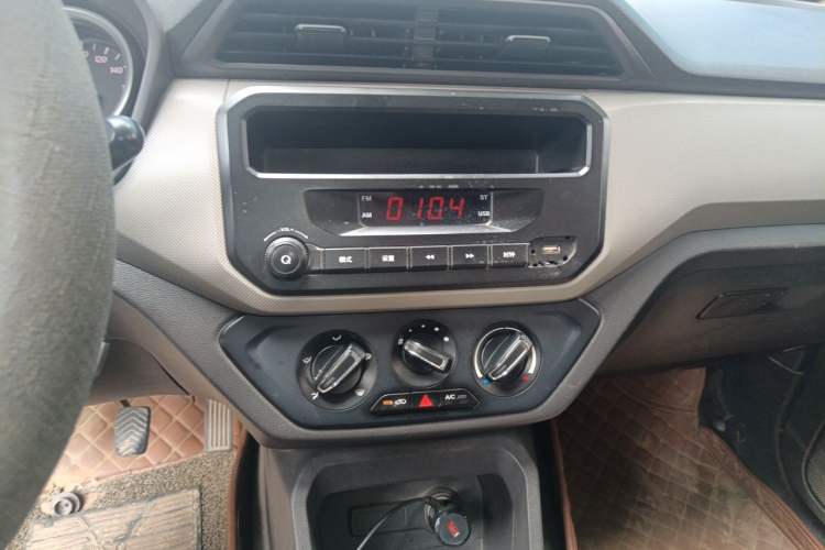 Used Wuling Hongguang 2019 1.5L S Standard Version China VI LAR Audio And AC Panel