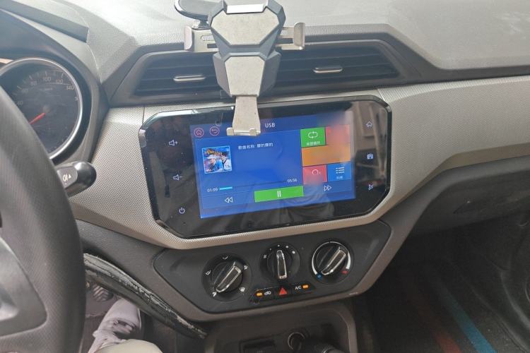 Used Wuling Hongguang 2019 1.5L S Comfort Edition China VI LAR Audio And AC Panel