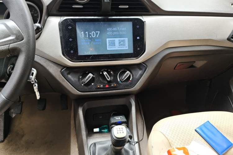 Used Wuling Hongguang 2019 1.5L S Basic Version China VI Standard LAR Audio And AC Panel
