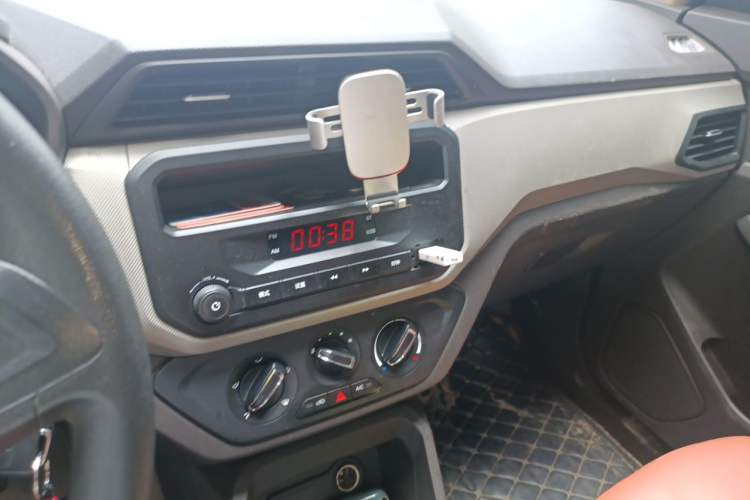 Used Wuling Hongguang 2019 1.5L S Standard Version China VI LAR Audio And AC Panel
