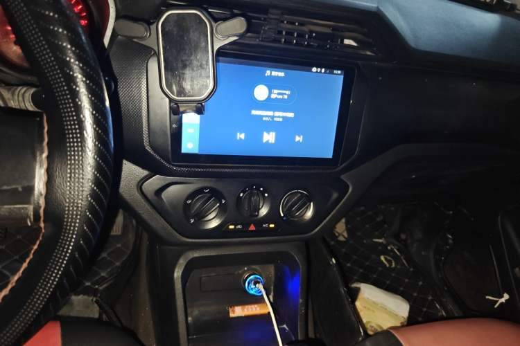 Used Wuling Hongguang 2019 1.5L S Basic Version China VI Standard LAR Audio And AC Panel