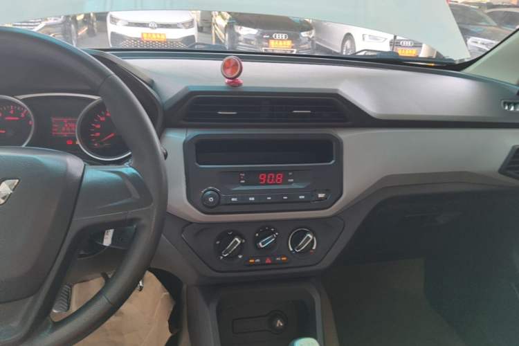 Used Wuling Hongguang 2019 1.5L S Standard Version China VI LAR Audio And AC Panel