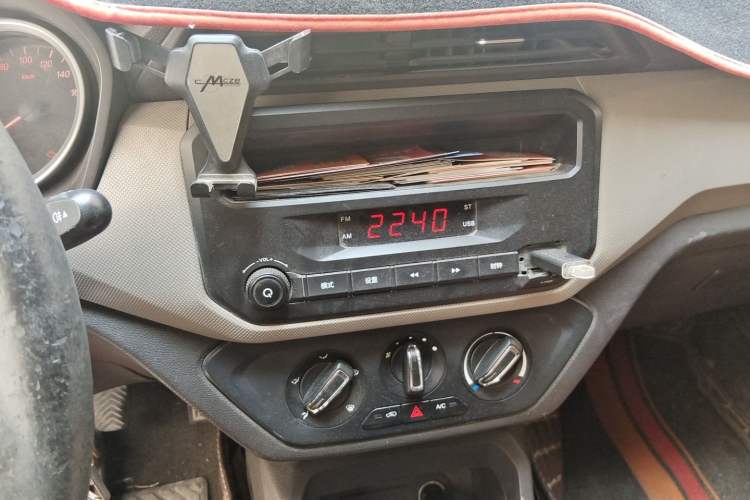 Used Wuling Hongguang 2019 1.5L S Standard Version China VI LAR Audio And AC Panel
