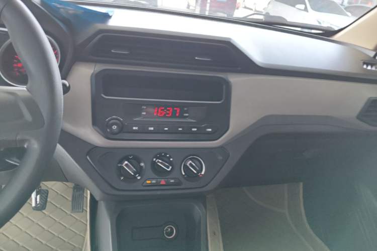 Used Wuling Hongguang 2019 1.5L S Standard Version China VI LAR Audio And AC Panel