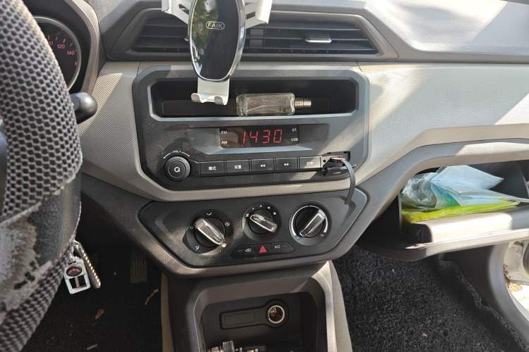 Used Wuling Hongguang 2019 1.5L S Standard Version China VI LAR Audio And AC Panel