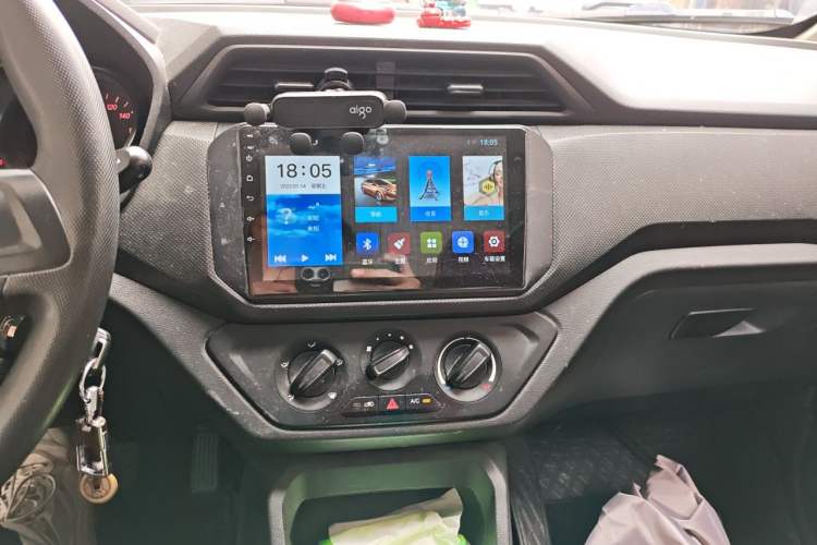 Used Wuling Hongguang 2019 1.5L S Basic Version China VI Standard LAR Audio And AC Panel
