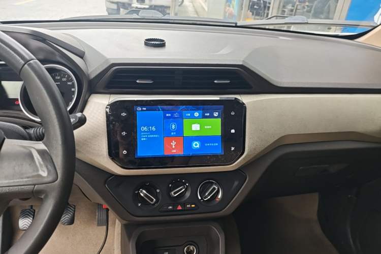 Used Wuling Hongguang 2019 1.5L S Comfort Edition China VI LAR Audio And AC Panel