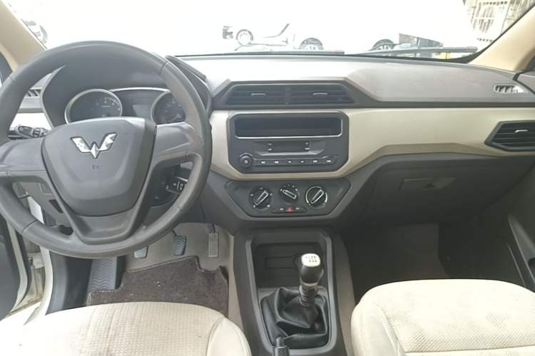 Used Wuling Hongguang 2019 1.5L S Standard Version China VI LAR Audio And AC Panel