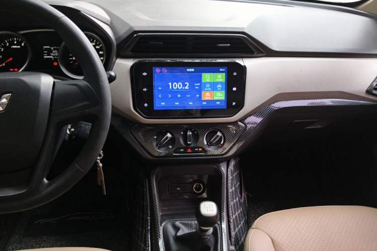 Used Wuling Hongguang 2019 1.5L S Comfort Edition China VI LAR Audio And AC Panel