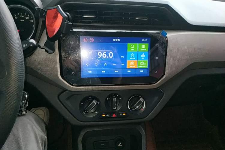Used Wuling Hongguang 2019 1.5L S Comfort Edition China VI LAR Audio And AC Panel