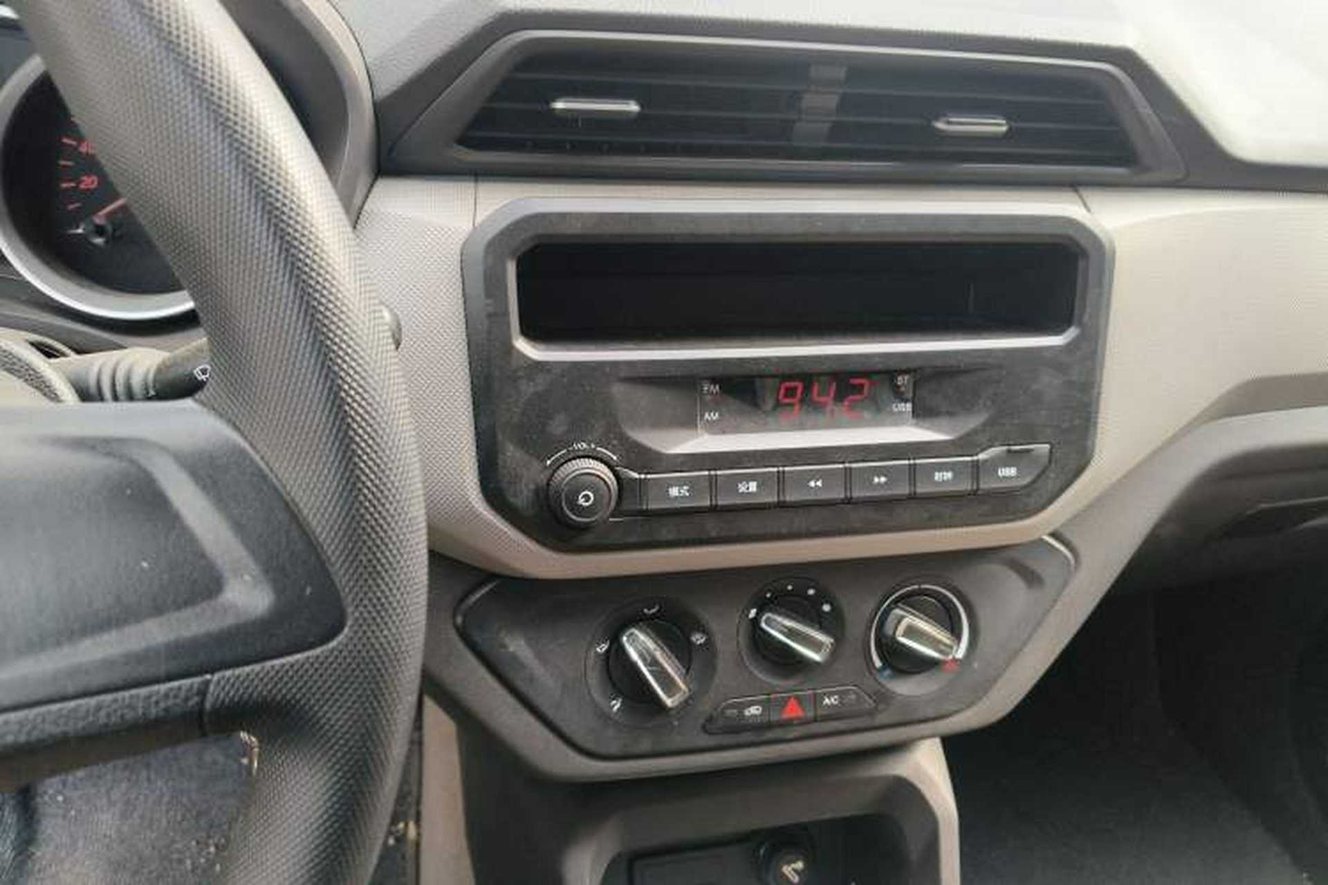 Used Wuling Hongguang 2019 1.5L S Standard Version China VI LAR Audio And AC Panel
