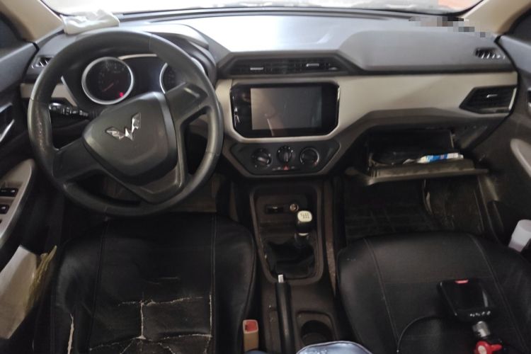 Used Wuling Hongguang 2019 1.5L S Comfort Edition China VI LAR Center Console