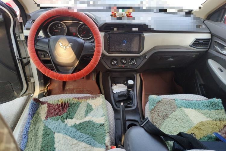 Used Wuling Hongguang 2019 1.5L S Comfort Edition China VI LAR Center Console