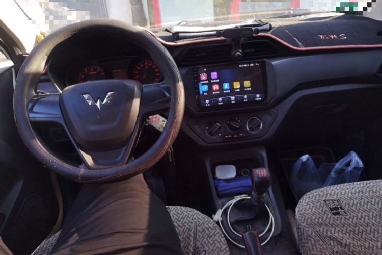 Used Wuling Hongguang 2019 1.5L S Basic Version China VI Standard LAR Center Console