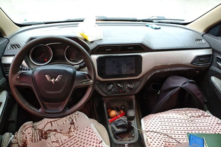 Used Wuling Hongguang 2019 1.5L S Comfort Edition China VI LAR Center Console