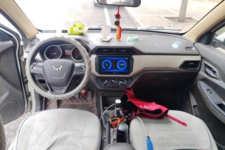 Used Wuling Hongguang 2019 1.5L S Standard Version China VI LAR Center Console