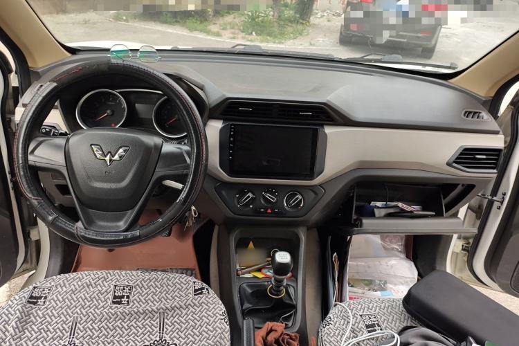Used Wuling Hongguang 2019 1.5L S Standard Version China VI LAR Center Console