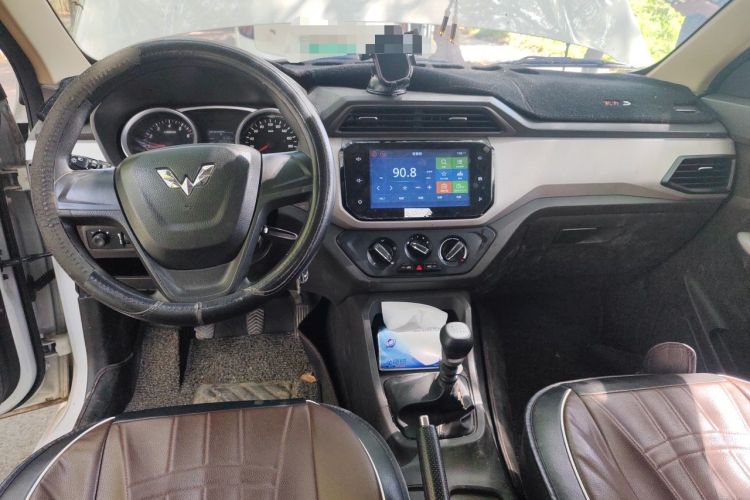Used Wuling Hongguang 2019 1.5L S Comfort Edition China VI LAR Center Console
