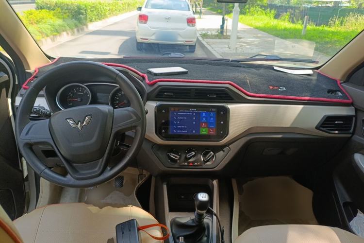 Used Wuling Hongguang 2019 1.5L S Comfort Edition China VI LAR Center Console