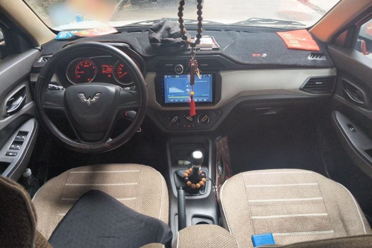 Used Wuling Hongguang 2019 1.5L S Standard Version China VI LAR Center Console