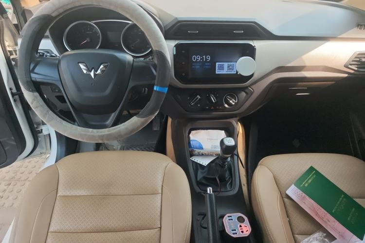 Used Wuling Hongguang 2019 1.5L S Comfort Edition China VI LAR Center Console
