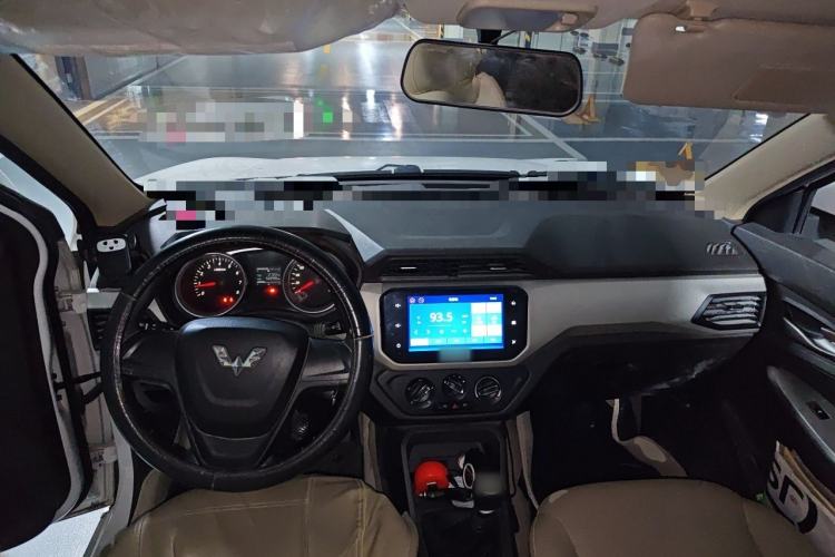 Used Wuling Hongguang 2019 1.5L S Comfort Edition China VI LAR Center Console
