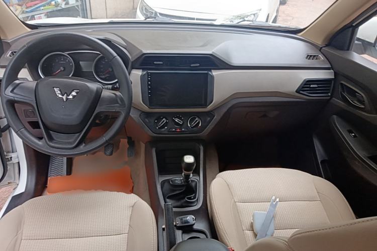 Used Wuling Hongguang 2019 1.5L S Standard Version China VI LAR Center Console
