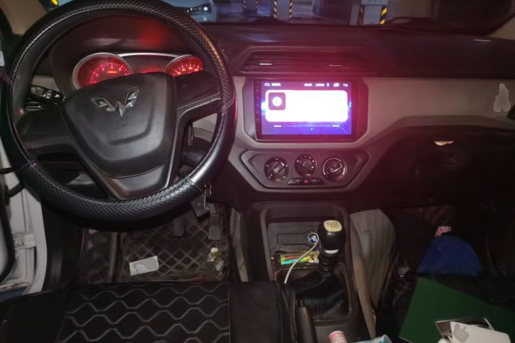 Used Wuling Hongguang 2019 1.5L S Standard Version China VI LAR Center Console