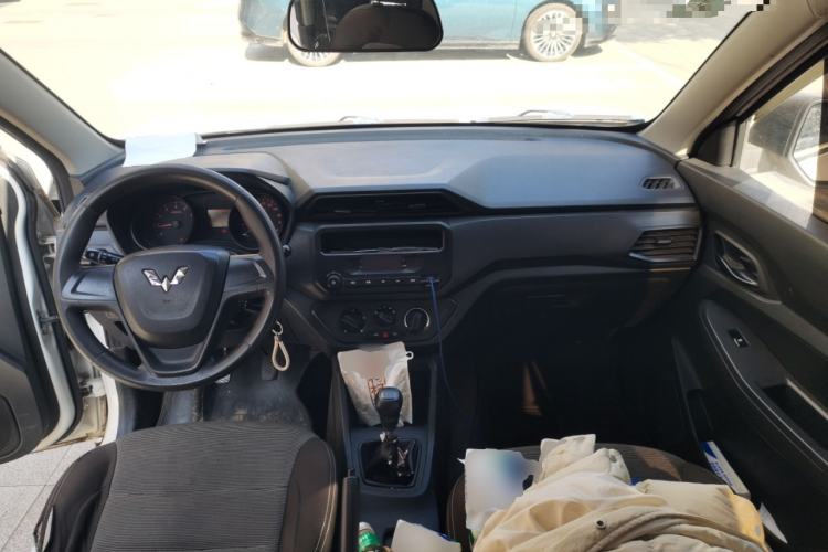 Used Wuling Hongguang 2019 1.5L S Base Version L2B Center Console