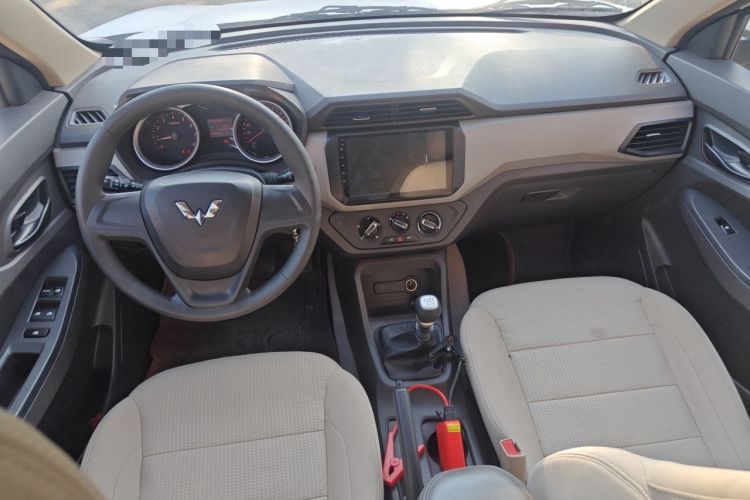 Used Wuling Hongguang 2019 1.5L S Standard Version China VI LAR Center Console