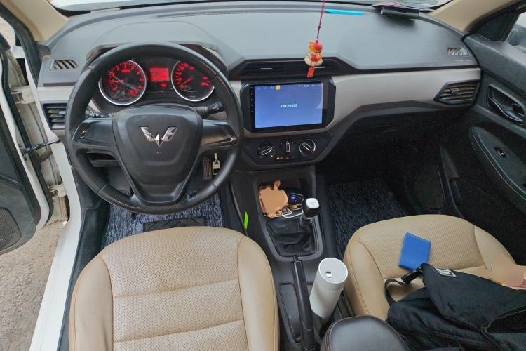 Used Wuling Hongguang 2019 1.5L S Standard Version China VI LAR Center Console