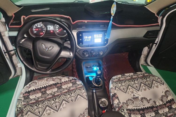 Used Wuling Hongguang 2019 1.5L S Comfort Edition China VI LAR Center Console