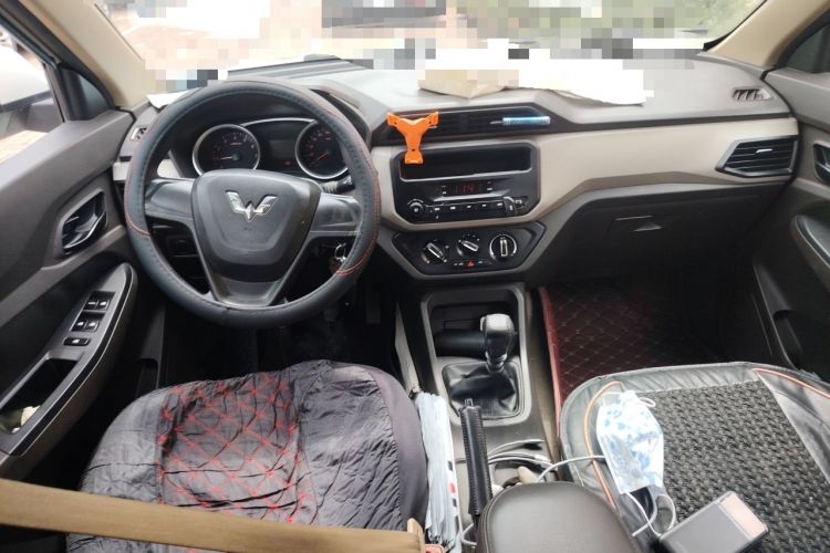 Used Wuling Hongguang 2019 1.5L S Standard Version China VI LAR Center Console