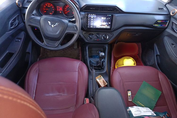 Used Wuling Hongguang 2019 1.5L S Basic Version China VI Standard LAR Center Console