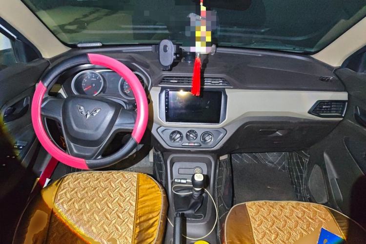 Used Wuling Hongguang 2019 1.5L S Standard Version China VI LAR Center Console