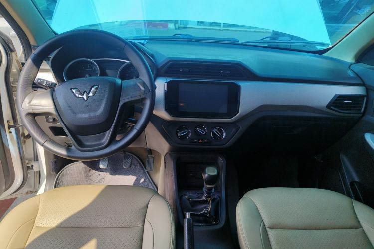 Used Wuling Hongguang 2019 1.5L S Comfort Edition China VI LAR Center Console