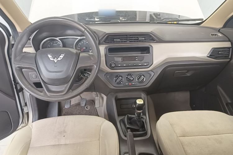 Used Wuling Hongguang 2019 1.5L S Standard Version China VI LAR Center Console