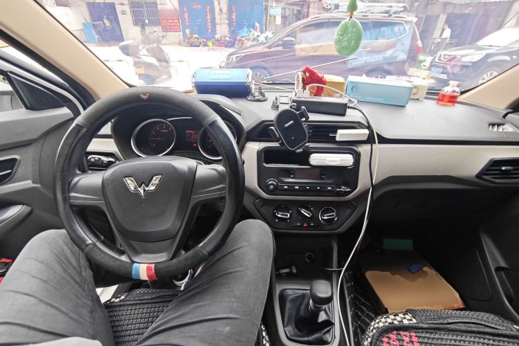 Used Wuling Hongguang 2019 1.5L S Standard Version China VI LAR Center Console