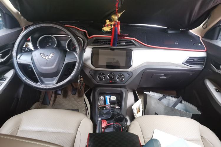 Used Wuling Hongguang 2019 1.5L S Comfort Edition China VI LAR Center Console