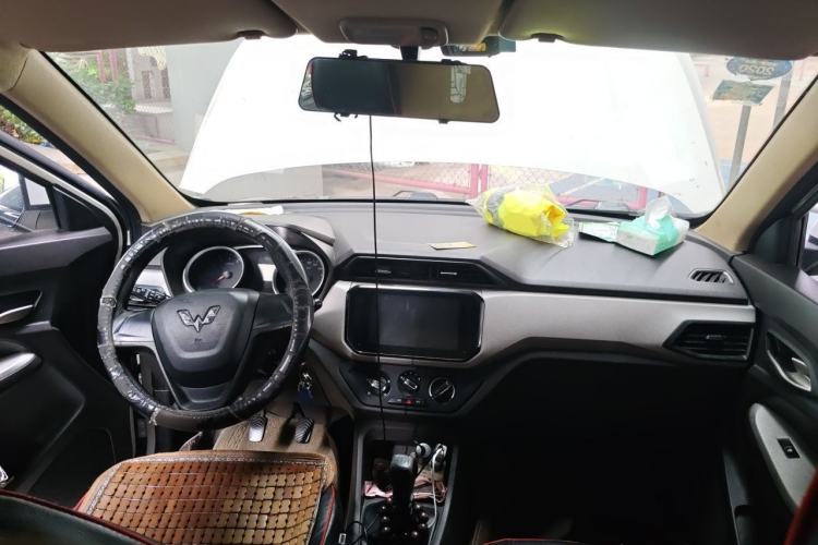 Used Wuling Hongguang 2019 1.5L S Comfort Edition China VI LAR Center Console