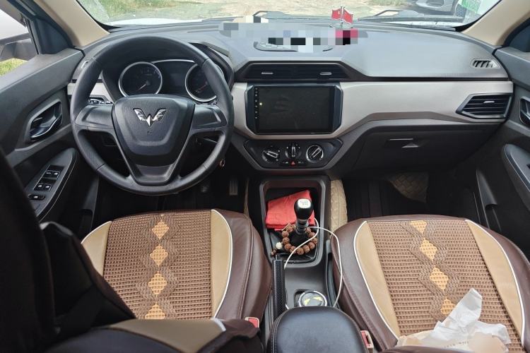 Used Wuling Hongguang 2019 1.5L S Standard Version China VI LAR Center Console
