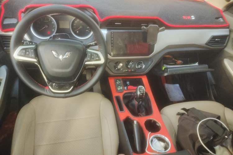 Used Wuling Hongguang 2019 1.5L S Comfort Edition China VI LAR Center Console