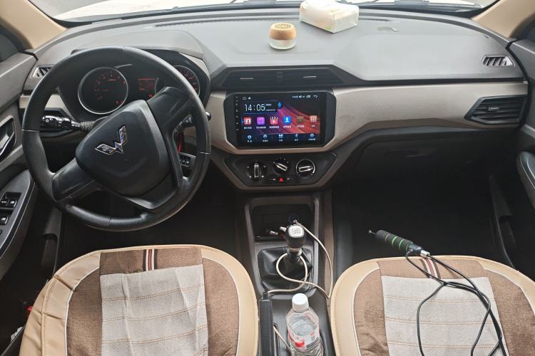Used Wuling Hongguang 2019 1.5L S Standard Version China VI LAR Center Console