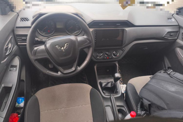 Used Wuling Hongguang 2019 1.5L S Basic Version China VI Standard LAR Center Console