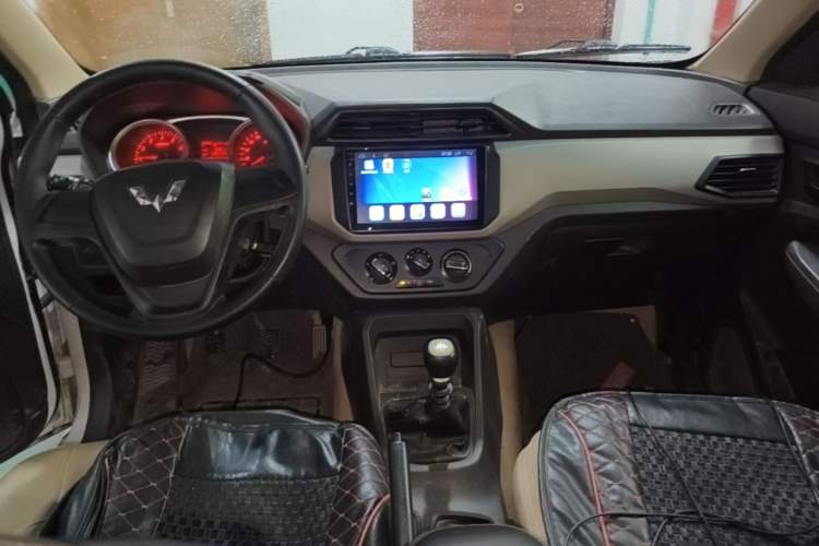 Used Wuling Hongguang 2019 1.5L S Standard Version China VI LAR Center Console
