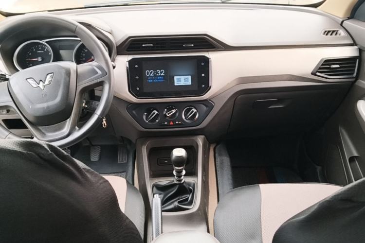 Used Wuling Hongguang 2019 1.5L S Comfort Edition China VI LAR Center Console