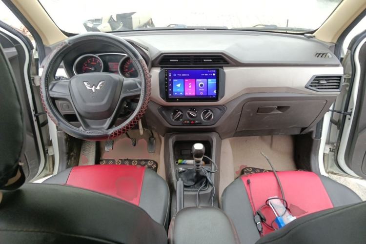 Used Wuling Hongguang 2019 1.5L S Standard Version China VI LAR Center Console
