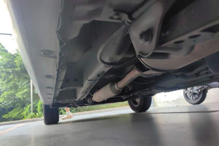 Used Wuling Hongguang 2019 1.5L S Comfort Edition China VI LAR Chassis Rear Left