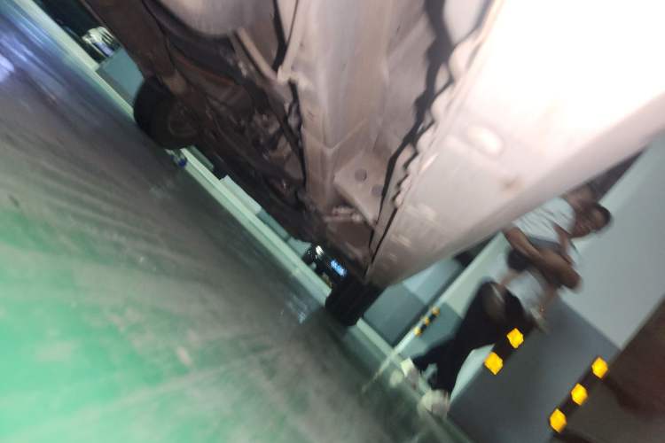 Used Wuling Hongguang 2019 1.5L S Comfort Edition China VI LAR Chassis Rear Right